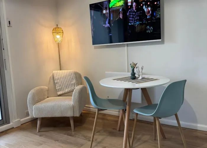 Le Bleu Marine, Grand Au Calme, A 2 Pas Du ! アパート ジェラールメ