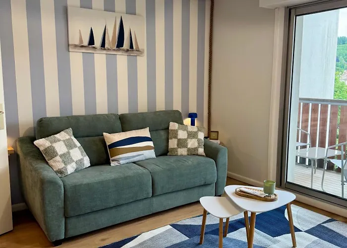 Le Bleu Marine, Grand Au Calme, A 2 Pas Du ! * ジェラールメ