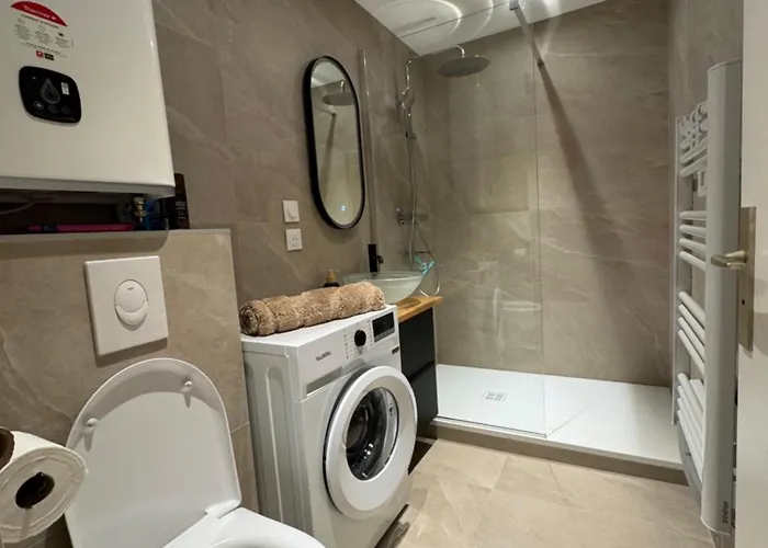 Le Bleu Marine, Grand Au Calme, A 2 Pas Du ! * ジェラールメ